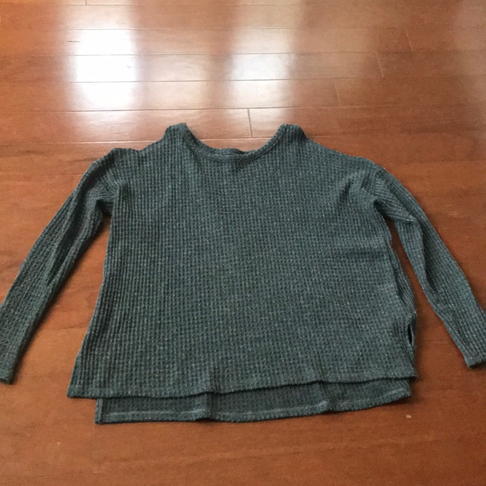 Dark gray American Eagle shirt